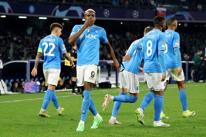 CLB Napoli: Lịch sử đội bóng hùng mạnh miền Nam Italy 3 CLB đã ba lần chinh phục ngôi vương của giải đấu cao nhất nước Ý, Serie A