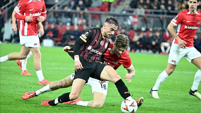 Soi kèo AZ Alkmaar vs Galatasaray lúc 03h00 ngày 14/02/2025 2 Màn đụng độ AZ Alkmaar vs Galatasaray