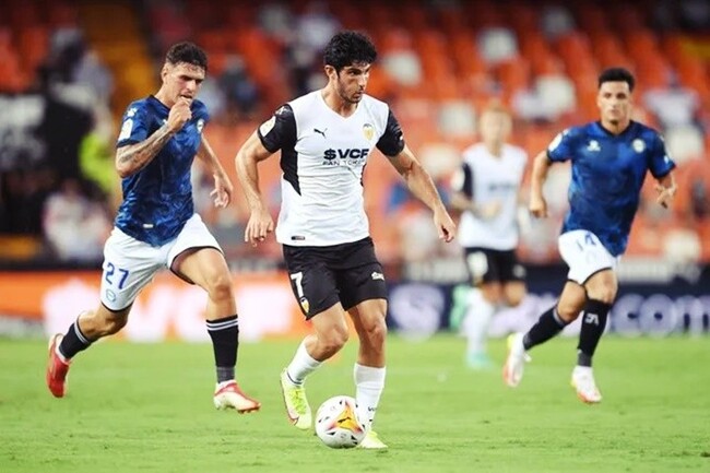 Màn so tài Alaves vs Valencia