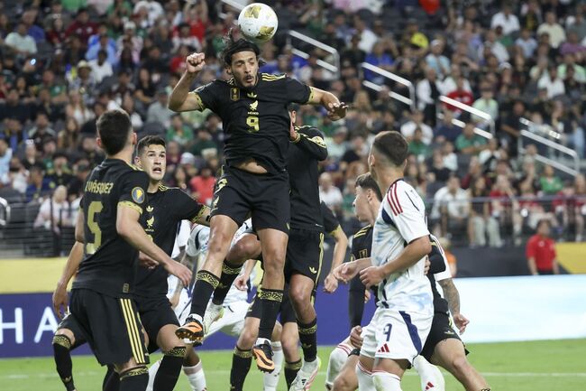 Màn so tài Mexico vs Costa Rica