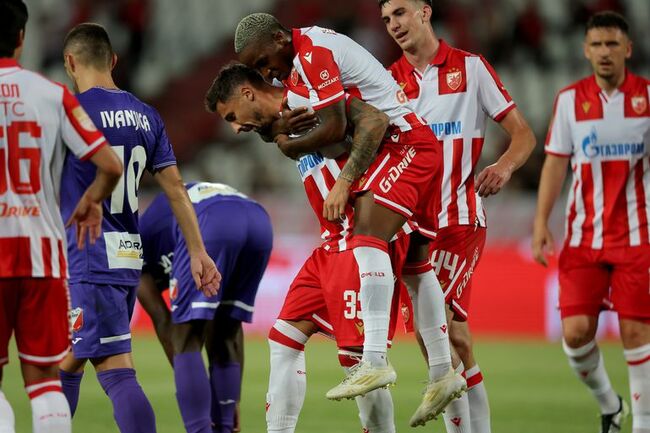 Màn so tài Lincoln Red Imps FC vs Crvena Zvezda
